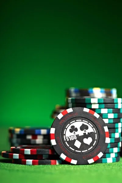 Live dealer at Japan Pools table on dovobet, multi-camera broadcast