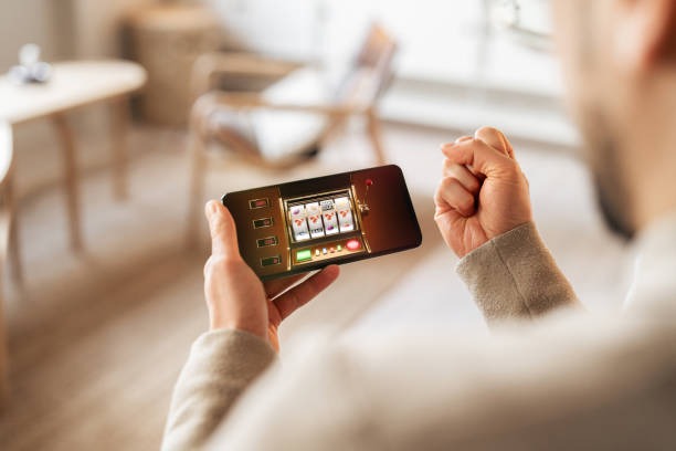 Live dealer blackjack table streaming in HD on mobile phone